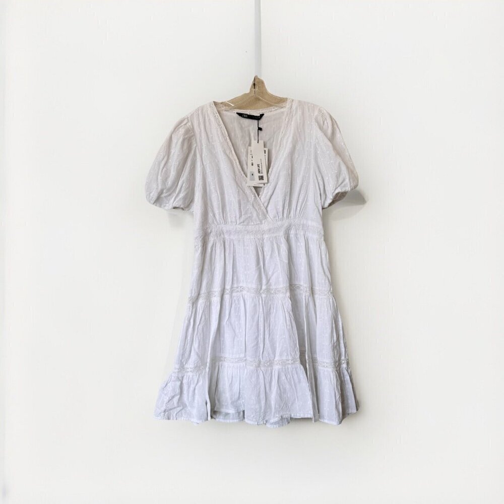 Zara white lace insert dress with puff sleeves Size Large V Neck
